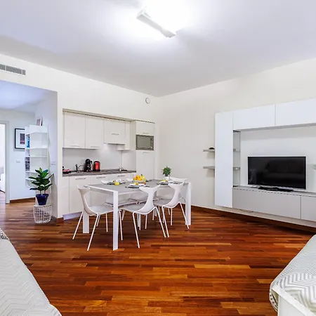 Palais De La Rose-centre-clim-plage מנטון